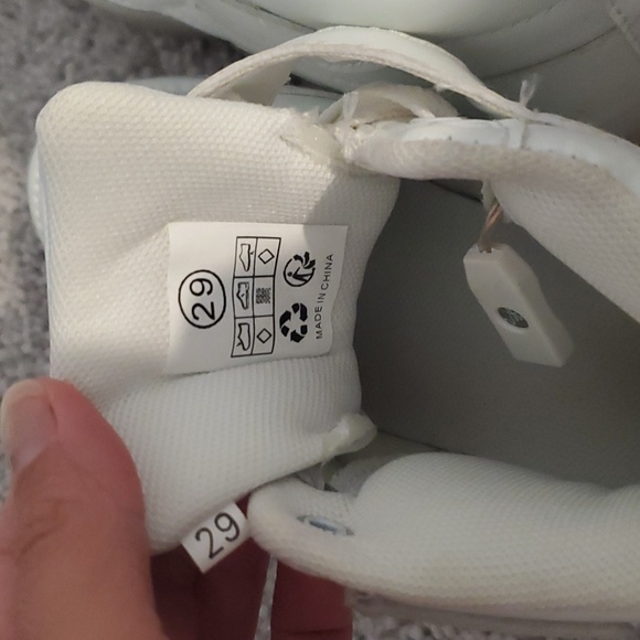 Kids white LED lite up sneakers size 29 concert to size 12 - Picture 8 of 8